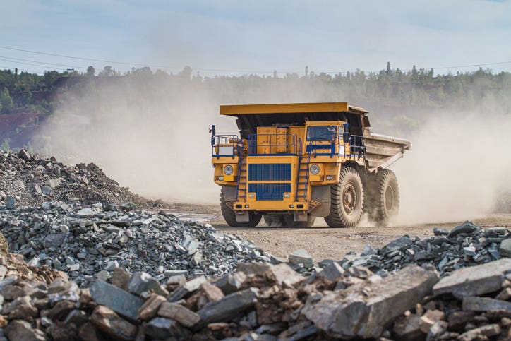 Initial stage of melalurgy, machinery for the extraction of raw ore.