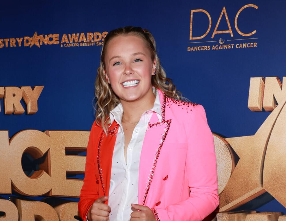 JoJo Siwa Doesn’t Care if She Lost Fans After Coming Out