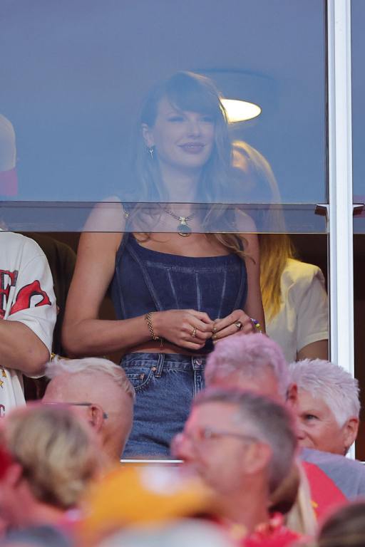 Taylor Swift watches as the Kansas City Chiefs take on the Baltimore Ravens during the first quarter at GEHA Field at Arrowhead Stadium on September 05, 2024 in Kansas City, Missouri. 